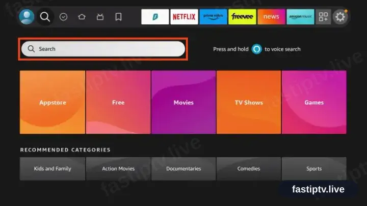Fire-TV-Startbildschirm mit ausgewähltem Suchsymbol in der obersten Zeile